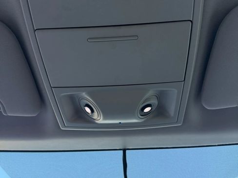 Used 2013 Chrysler Town & Country Touring image 17