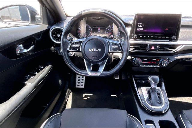 Used 2023 Kia Forte GT-Line w/ GT-Line Premium Package FWD image 4