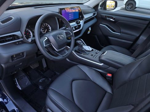 Certified 2026 Toyota Highlander XLE AWD/4WD image 8