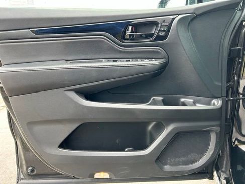 Used 2023 Honda Odyssey Touring image 10