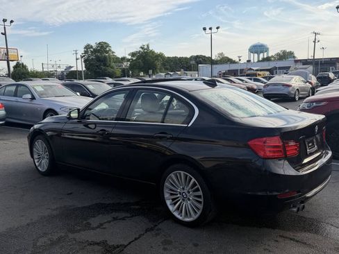 Used 2013 BMW 328i xDrive Sedan AWD/4WD image 4