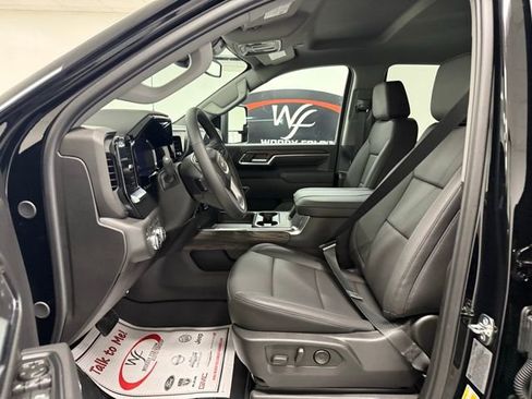 New 2025 GMC Sierra 2500 SLT image 9