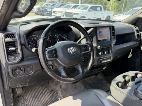 Used 2024 RAM 3500 Tradesman w/ Chrome Appearance Group AWD/4WD image 11
