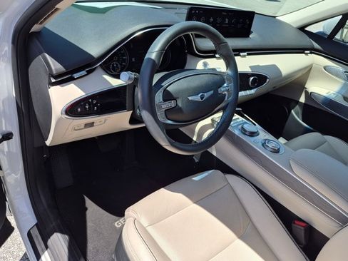 Used 2025 Genesis GV70 2.5T w/ Advanced Package AWD/4WD image 2