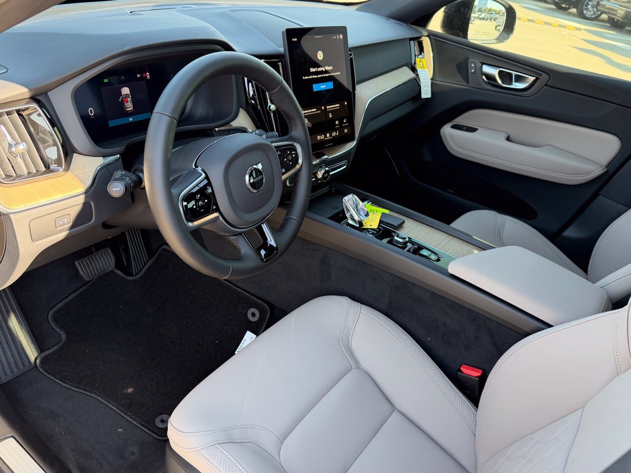New 2027 Volvo XC60 B5 Core AWD/4WD image 9