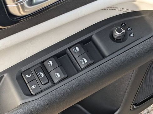 New 2025 Jeep Compass Limited w/ Sun & Sound Group image 21