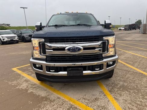 Used 2017 Ford F250 XLT w/ XLT Premium Package AWD/4WD image 7