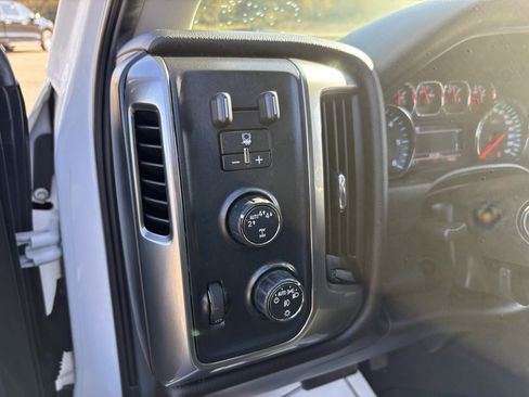 Used 2018 Chevrolet Silverado 1500 LT w/ All Star Edition image 41