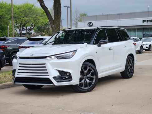 New 2026 Lexus TX 500h AWD image 1