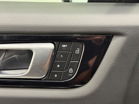 Certified 2023 Porsche Cayenne S image 18