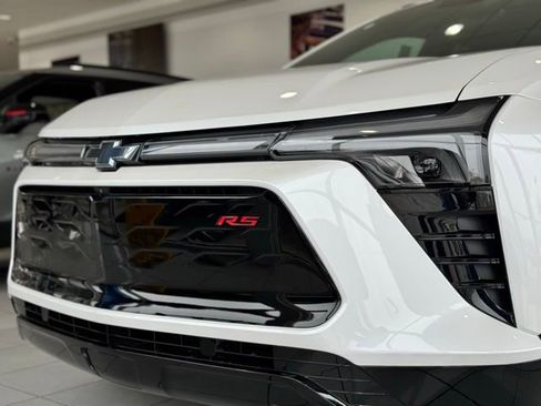 New 2025 Chevrolet Blazer EV RS AWD/4WD image 17