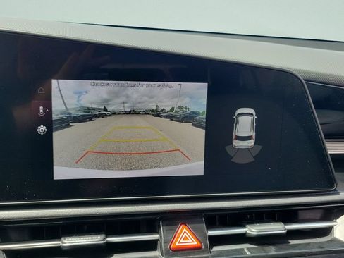 Used 2023 Kia Niro EX FWD image 17