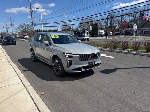 Certified 2025 Volvo XC90 B6 Plus image 6