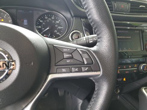 Used 2019 Nissan Rogue SV FWD image 24