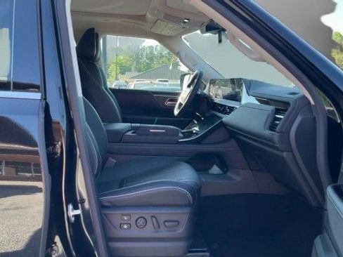 Used 2025 INFINITI QX80 Sensory AWD/4WD image 13