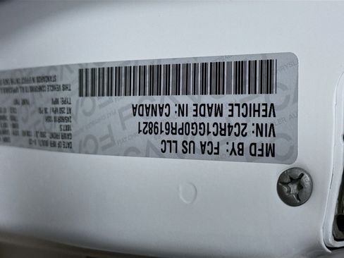 Used 2023 Chrysler Pacifica Limited FWD image 41