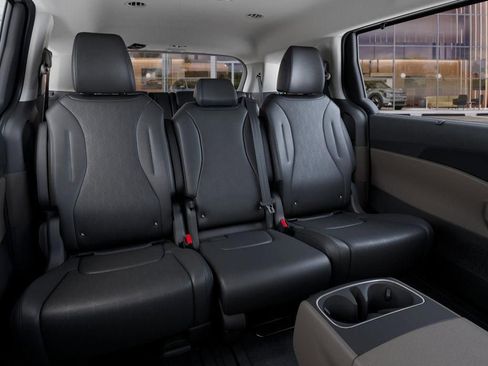 New 2026 Kia Carnival EX FWD image 16