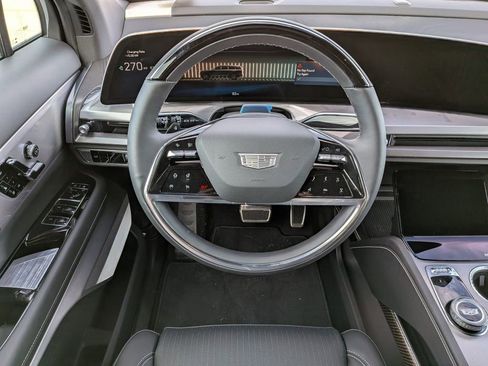 New 2026 Cadillac Vistiq Luxury image 16