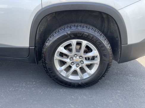 Used 2021 Chevrolet Traverse LS AWD/4WD image 26