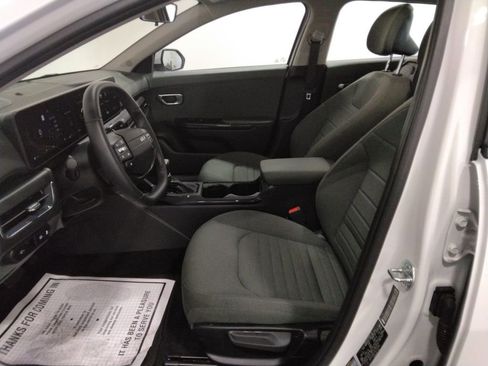 Used 2025 Kia K4 EX image 26