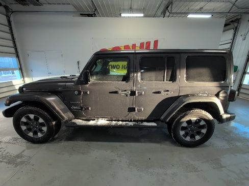 Used 2021 Jeep Wrangler Unlimited Sahara w/ Uconnect 4C Nav & Sound Group image 2
