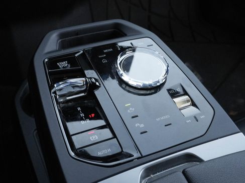 Certified 2025 BMW iX xDrive50 w/ Premium Package AWD/4WD image 23