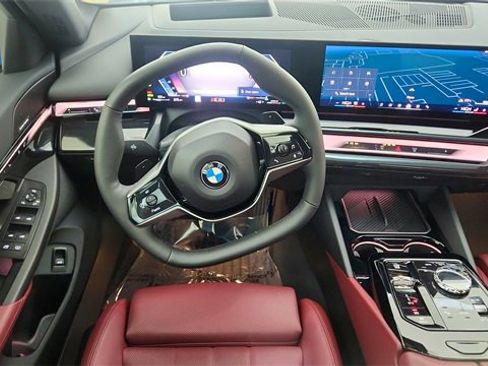 Used 2025 BMW 540i xDrive image 38