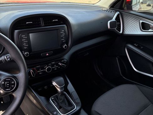Used 2020 Kia Soul LX image 5