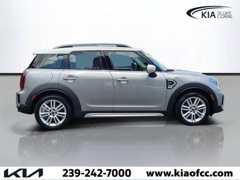 Used 2024 MINI Cooper Countryman S w/ Signature Upholstery Package FWD image 4
