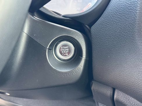 Used 2023 Jeep Renegade Trailhawk image 28