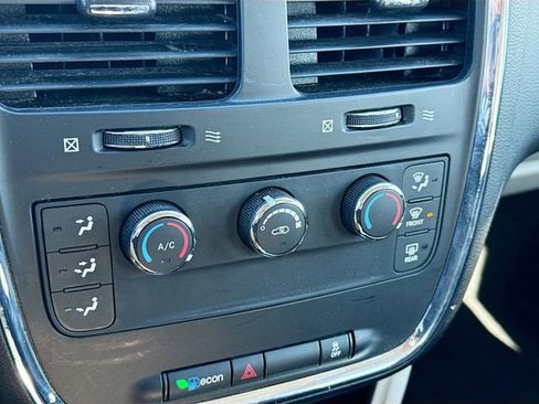 Used 2014 Dodge Grand Caravan American Value Package image 12