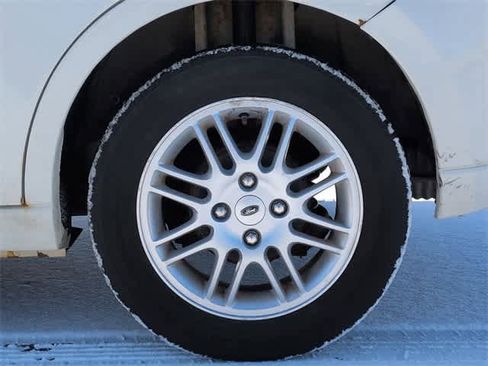 Used 2010 Ford Focus SE image 13