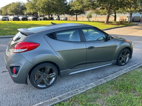 Used 2015 Hyundai Veloster Turbo FWD image 6