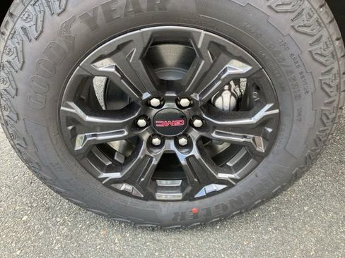 New 2025 GMC Canyon Elevation AWD/4WD image 5