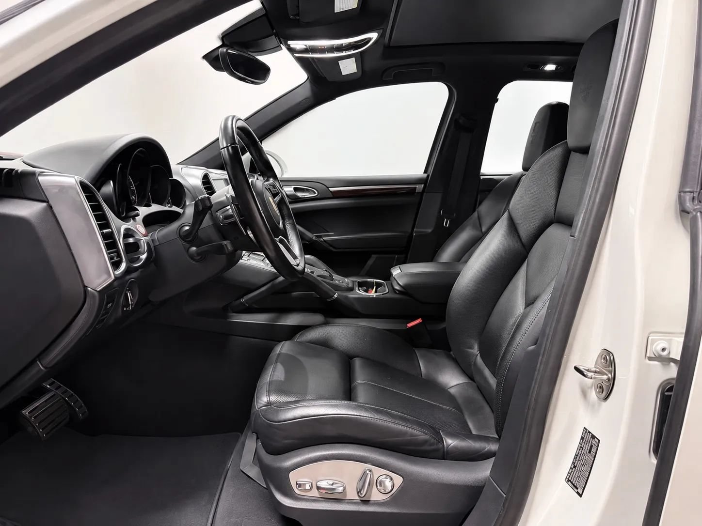 Used 2018 Porsche Cayenne S AWD/4WD image 11