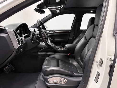 Used 2018 Porsche Cayenne S AWD/4WD image 11