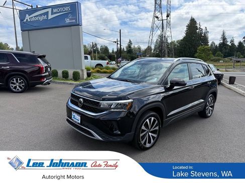 Used 2022 Volkswagen Taos SE AWD/4WD image 1