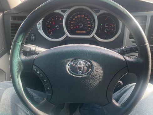 Used 2005 Toyota 4Runner Limited AWD/4WD image 24