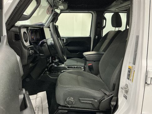 Used 2024 Jeep Gladiator Sport AWD/4WD image 8