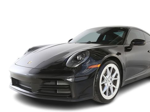 Used 2025 Porsche 911 Carrera RWD image 8