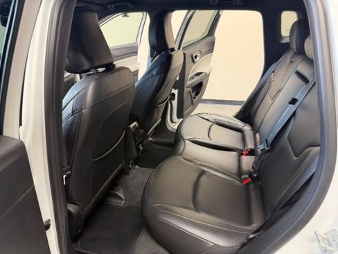 Used 2025 Jeep Compass Limited AWD/4WD image 28