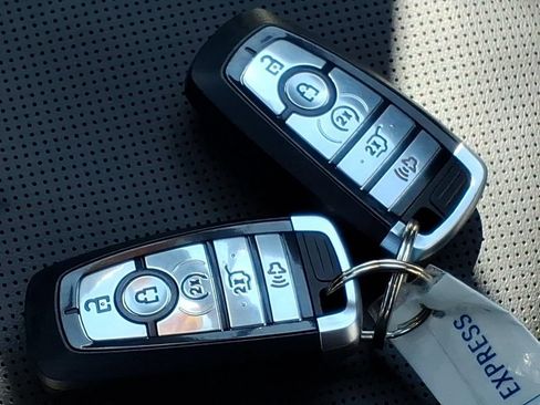 Used 2024 Ford Escape ST-Line w/ Tech Pack #1 AWD/4WD image 27