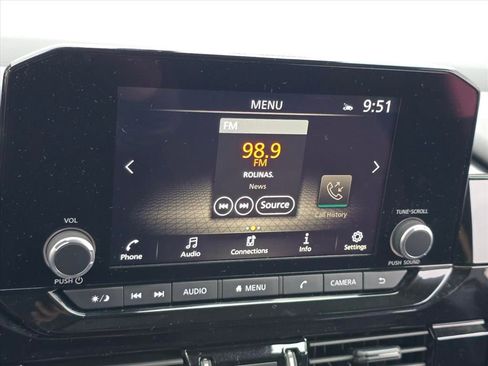 Used 2025 Nissan Pathfinder SV image 15