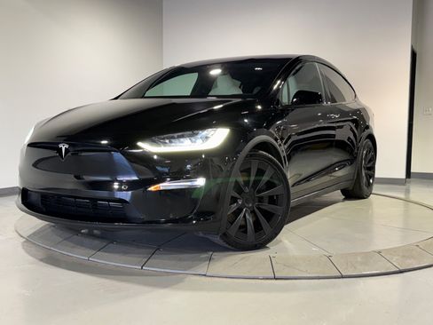 Used 2022 Tesla Model X Plaid image 2