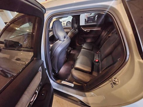 Certified 2025 Volvo V90 B6 Cross Country Plus AWD/4WD image 14
