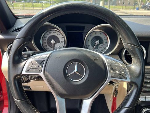 Used 2015 Mercedes-Benz SLK 250 image 16