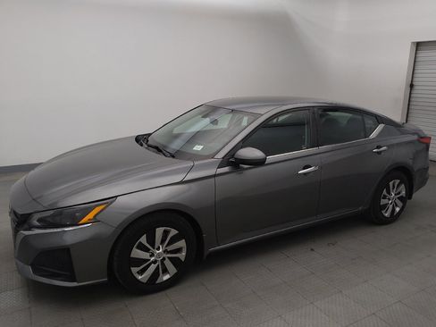 Used 2023 Nissan Altima 2.5 S FWD image 2