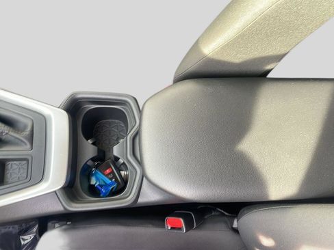 Used 2020 Toyota RAV4 XLE w/ Convenience Package image 10