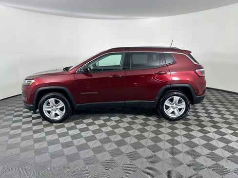 Certified 2022 Jeep Compass Latitude w/ Convenience Group AWD/4WD image 3