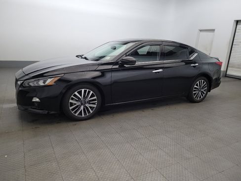 Used 2019 Nissan Altima 2.0 Edition One FWD image 2